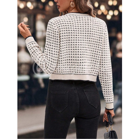 Beige Black Button Up Cardigan Knit Long Sleeve Cropped, Stretchy - Picture 6 of 8